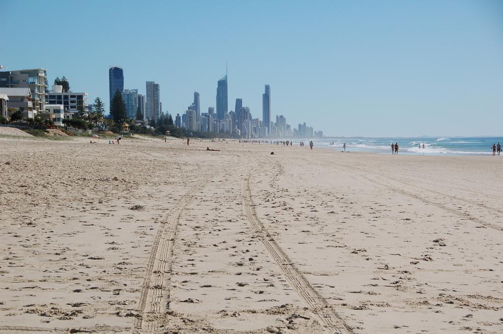 Spindrift On The Beach - Absolute Beachfront Mermaid Beach Exterior photo