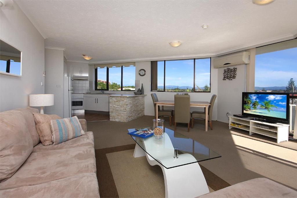 Spindrift On The Beach - Absolute Beachfront Mermaid Beach Room photo