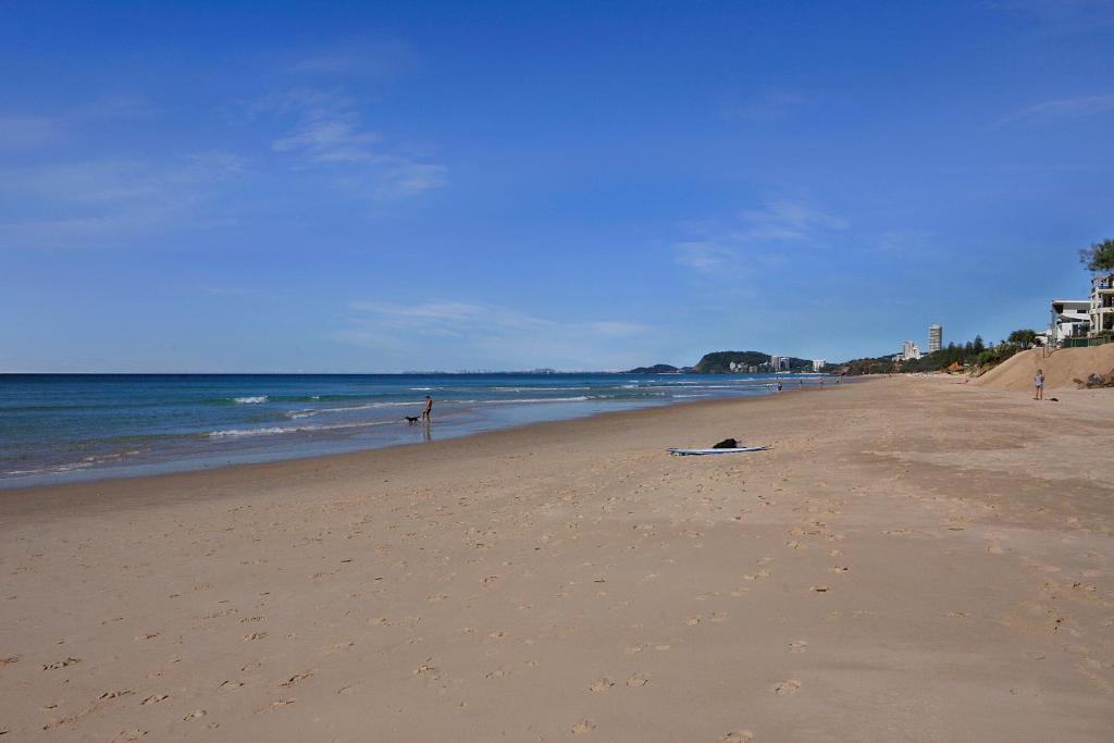 Spindrift On The Beach - Absolute Beachfront Mermaid Beach Exterior photo